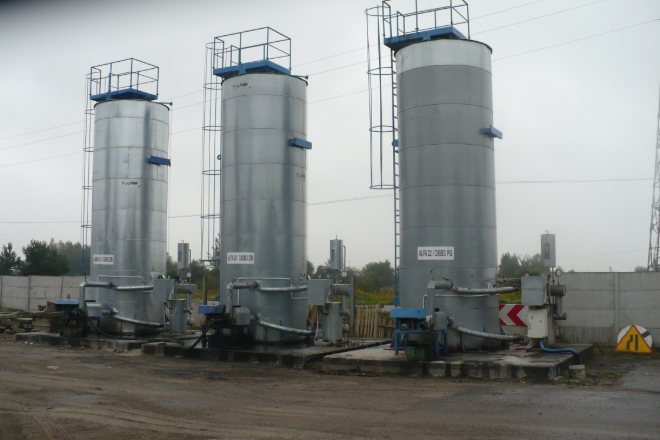 Vertical bitumen emulsion storage tanks